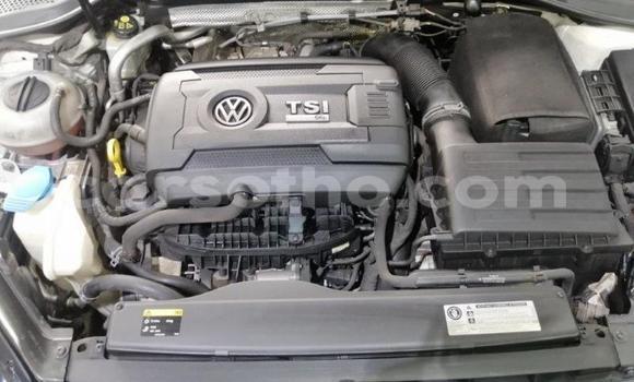 Sayi Na hannu Volkswagen Golf R White Mota in Roma a Maseru Sayi Na hannu Volkswagen Golf R White Mota in Roma a Maseru