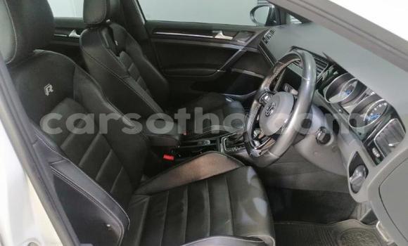 Sayi Na hannu Volkswagen Golf R White Mota in Roma a Maseru Sayi Na hannu Volkswagen Golf R White Mota in Roma a Maseru