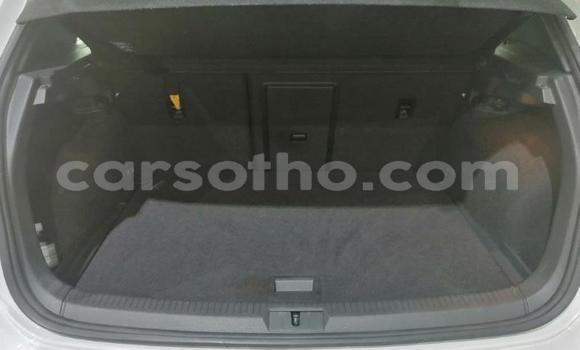 Sayi Na hannu Volkswagen Golf R White Mota in Roma a Maseru Sayi Na hannu Volkswagen Golf R White Mota in Roma a Maseru