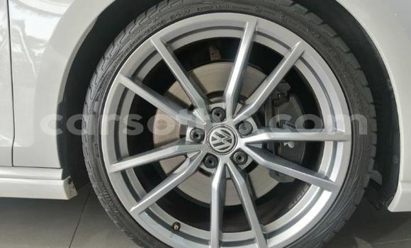 Sayi Na hannu Volkswagen Golf R White Mota in Roma a Maseru Sayi Na hannu Volkswagen Golf R White Mota in Roma a Maseru