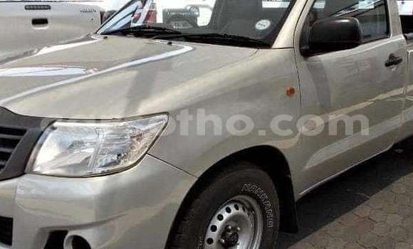 Sayi Na hannu Toyota Hilux Beige Mota in Maseru a Maseru Sayi Na hannu Toyota Hilux Beige Mota in Maseru a Maseru