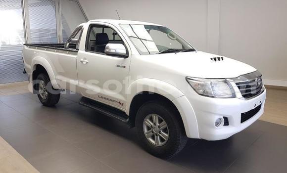 Sayi Na hannu Toyota Hilux White Mota in Maseru a Maseru Sayi Na hannu Toyota Hilux White Mota in Maseru a Maseru