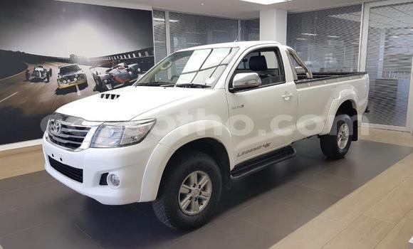 Sayi Na hannu Toyota Hilux White Mota in Maseru a Maseru Sayi Na hannu Toyota Hilux White Mota in Maseru a Maseru