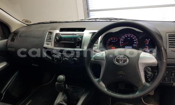 Sayi Na hannu Toyota Hilux White Mota in Maseru a Maseru Sayi Na hannu Toyota Hilux White Mota in Maseru a Maseru