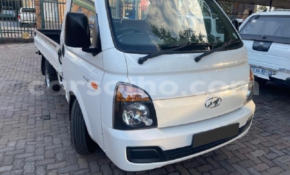 Sayi Na hannu Hyundai H1 White Mota in Maputsoe a Leribe Sayi Na hannu Hyundai H1 White Mota in Maputsoe a Leribe