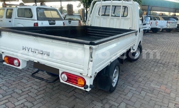Sayi Na hannu Hyundai H1 White Mota in Maputsoe a Leribe Sayi Na hannu Hyundai H1 White Mota in Maputsoe a Leribe