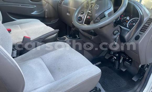 Sayi Na hannu Hyundai H1 White Mota in Maputsoe a Leribe Sayi Na hannu Hyundai H1 White Mota in Maputsoe a Leribe