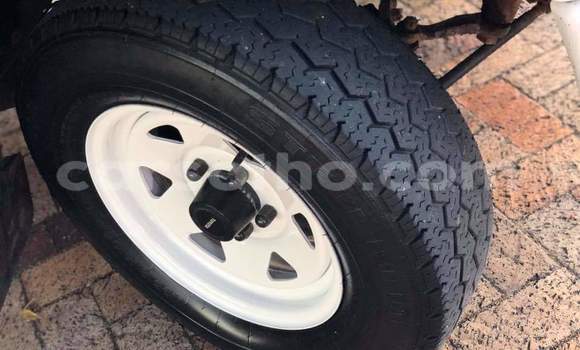 Acheter Occasion Voiture Toyota Hilux Blanc à Maseru, Maseru Acheter Occasion Voiture Toyota Hilux Blanc à Maseru, Maseru