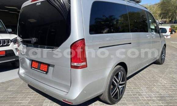 Sayi Na hannu Mercedes-Benz V-klasse Silver Mota in Maseru a Maseru Sayi Na hannu Mercedes-Benz V-klasse Silver Mota in Maseru a Maseru