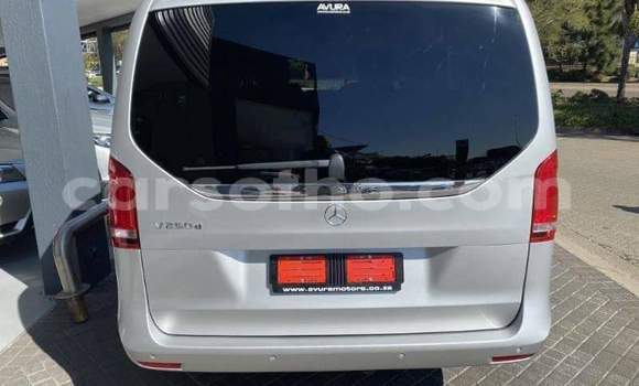 Sayi Na hannu Mercedes-Benz V-klasse Silver Mota in Maseru a Maseru Sayi Na hannu Mercedes-Benz V-klasse Silver Mota in Maseru a Maseru