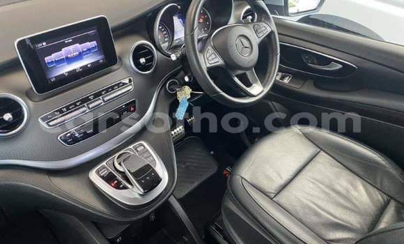Sayi Na hannu Mercedes-Benz V-klasse Silver Mota in Maseru a Maseru Sayi Na hannu Mercedes-Benz V-klasse Silver Mota in Maseru a Maseru