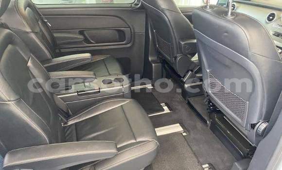 Sayi Na hannu Mercedes-Benz V-klasse Silver Mota in Maseru a Maseru Sayi Na hannu Mercedes-Benz V-klasse Silver Mota in Maseru a Maseru