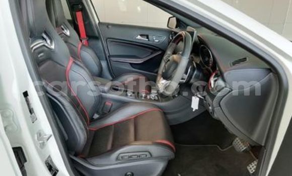 Acheter Occasion Voiture Mercedes-Benz A-klasse AMG Blanc à Maseru, Maseru Acheter Occasion Voiture Mercedes-Benz A-klasse AMG Blanc à Maseru, Maseru