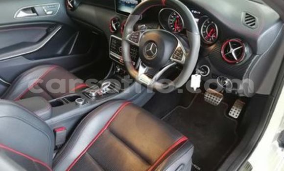 Acheter Occasion Voiture Mercedes-Benz A-klasse AMG Blanc à Maseru, Maseru Acheter Occasion Voiture Mercedes-Benz A-klasse AMG Blanc à Maseru, Maseru