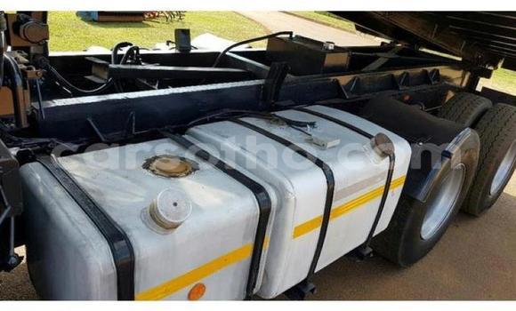 اشتري مستعمل Nissan UD White شاحنة في Maseru في Maseru اشتري مستعمل Nissan UD White شاحنة في Maseru في Maseru