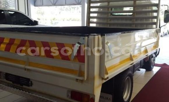 Sayi Na hannu Toyota Dyna White Mota in Maseru a Maseru Sayi Na hannu Toyota Dyna White Mota in Maseru a Maseru