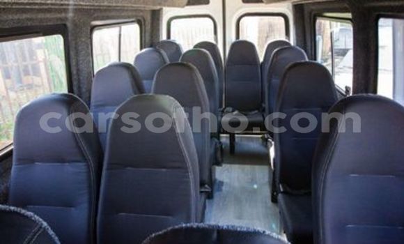 Acheter Occasion Voiture Mercedes-Benz Viano Blanc à Maseru, Maseru Acheter Occasion Voiture Mercedes-Benz Viano Blanc à Maseru, Maseru