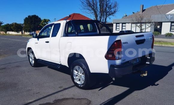 اشتري مستعمل Toyota Hilux White سيارة في Maseru في Maseru اشتري مستعمل Toyota Hilux White سيارة في Maseru في Maseru