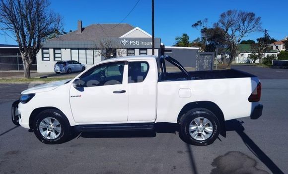 اشتري مستعمل Toyota Hilux White سيارة في Maseru في Maseru اشتري مستعمل Toyota Hilux White سيارة في Maseru في Maseru