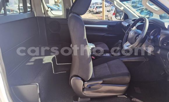 اشتري مستعمل Toyota Hilux White سيارة في Maseru في Maseru اشتري مستعمل Toyota Hilux White سيارة في Maseru في Maseru