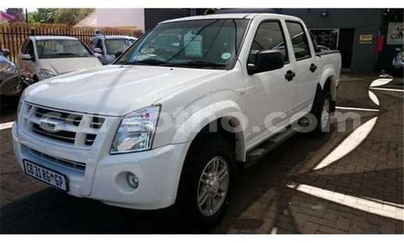 Buy Used Isuzu KB White Car in Maputsoa in Leribe Buy Used Isuzu KB White Car in Maputsoa in Leribe