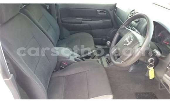 Buy Used Isuzu KB White Car in Maputsoa in Leribe Buy Used Isuzu KB White Car in Maputsoa in Leribe