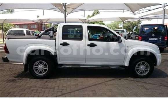 Buy Used Isuzu KB White Car in Maputsoa in Leribe Buy Used Isuzu KB White Car in Maputsoa in Leribe