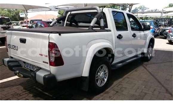 Buy Used Isuzu KB White Car in Maputsoa in Leribe Buy Used Isuzu KB White Car in Maputsoa in Leribe