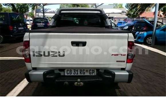 Buy Used Isuzu KB White Car in Maputsoa in Leribe Buy Used Isuzu KB White Car in Maputsoa in Leribe