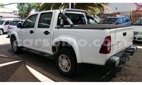 Buy Used Isuzu KB White Car in Maputsoa in Leribe Buy Used Isuzu KB White Car in Maputsoa in Leribe