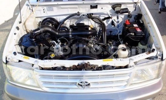 Buy Used Toyota Ventury White Car in Maseru in Maseru Buy Used Toyota Ventury White Car in Maseru in Maseru
