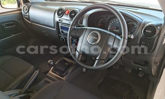 اشتري مستعمل Isuzu KB White سيارة في Maseru في Maseru اشتري مستعمل Isuzu KB White سيارة في Maseru في Maseru