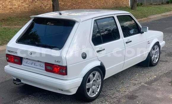 Buy Used Volkswagen Golf White Car in Maseru in Maseru Buy Used Volkswagen Golf White Car in Maseru in Maseru
