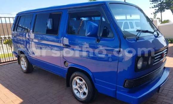 Buy Used Volkswagen Caravelle Blue Car in Maseru in Maseru Buy Used Volkswagen Caravelle Blue Car in Maseru in Maseru