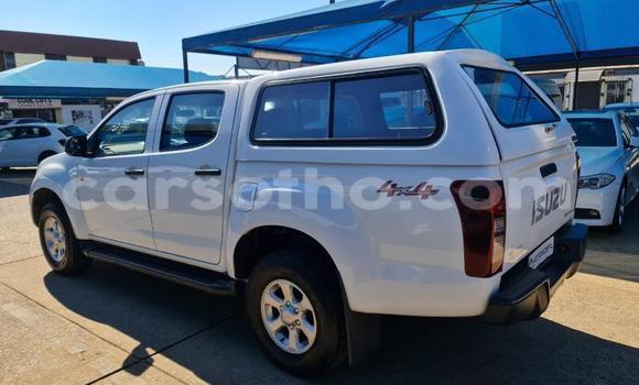 Acheter Occasion Voiture Isuzu KB Blanc à Maseru, Maseru Acheter Occasion Voiture Isuzu KB Blanc à Maseru, Maseru