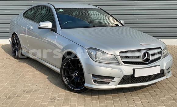 اشتري مستعمل Mercedes-Benz C180 coupe Silver سيارة في Hlotse في Leribe اشتري مستعمل Mercedes-Benz C180 coupe Silver سيارة في Hlotse في Leribe