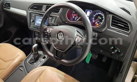 Acheter Occasion Voiture Volkswagen Tiguan Beige à Hlotse, Leribe Acheter Occasion Voiture Volkswagen Tiguan Beige à Hlotse, Leribe