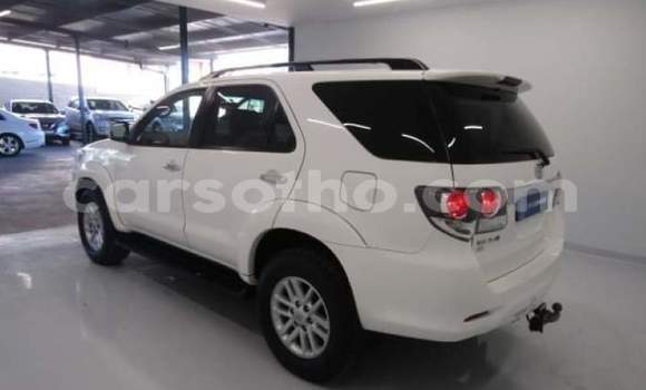 Acheter Occasion Voiture Toyota Fortuner Blanc à Maseru, Maseru Acheter Occasion Voiture Toyota Fortuner Blanc à Maseru, Maseru