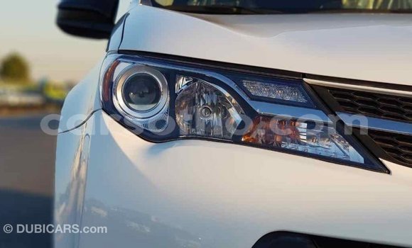 Sayi Imported Toyota RAV4 White Mota in Import - Dubai a Maseru Sayi Imported Toyota RAV4 White Mota in Import - Dubai a Maseru