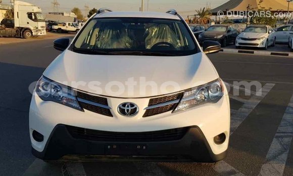 Sayi Imported Toyota RAV4 White Mota in Import - Dubai a Maseru Sayi Imported Toyota RAV4 White Mota in Import - Dubai a Maseru