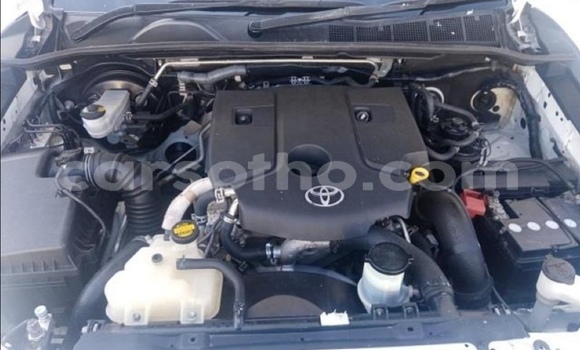 Acheter Occasion Voiture Toyota Hilux Blanc à Maputsoe, Leribe Acheter Occasion Voiture Toyota Hilux Blanc à Maputsoe, Leribe