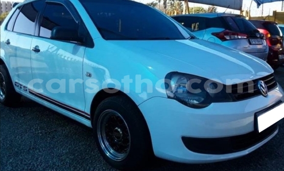 Sayi Na hannu Volkswagen Polo White Mota in Butha–Buthe a Thaba-Tseka Sayi Na hannu Volkswagen Polo White Mota in Butha–Buthe a Thaba-Tseka