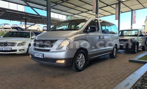 اشتري مستعمل Hyundai H1 Silver سيارة في Butha Buthe في Butha-Buthe اشتري مستعمل Hyundai H1 Silver سيارة في Butha Buthe في Butha-Buthe