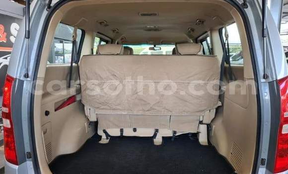 اشتري مستعمل Hyundai H1 Silver سيارة في Butha Buthe في Butha-Buthe اشتري مستعمل Hyundai H1 Silver سيارة في Butha Buthe في Butha-Buthe