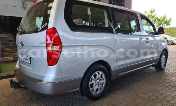 اشتري مستعمل Hyundai H1 Silver سيارة في Butha Buthe في Butha-Buthe اشتري مستعمل Hyundai H1 Silver سيارة في Butha Buthe في Butha-Buthe