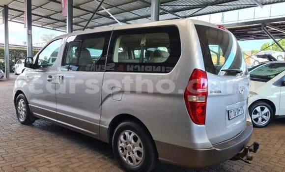 اشتري مستعمل Hyundai H1 Silver سيارة في Butha Buthe في Butha-Buthe اشتري مستعمل Hyundai H1 Silver سيارة في Butha Buthe في Butha-Buthe