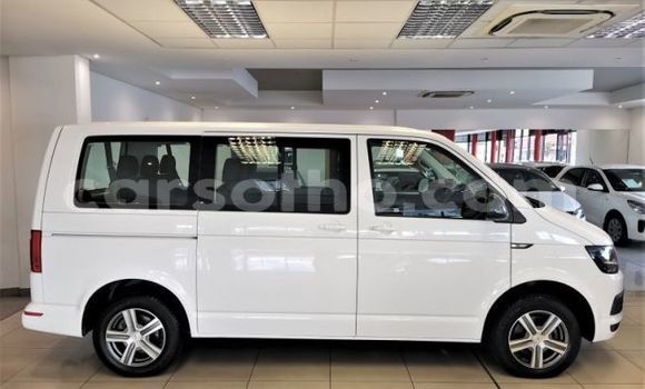 Acheter Occasion Voiture Volkswagen Caravelle Blanc à Maseru, Maseru Acheter Occasion Voiture Volkswagen Caravelle Blanc à Maseru, Maseru