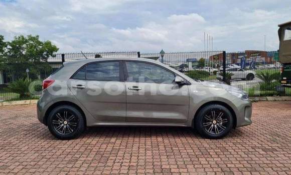 Acheter Occasion Voiture Kia Rio Beige à Thaba–Tseka, Mafeteng Acheter Occasion Voiture Kia Rio Beige à Thaba–Tseka, Mafeteng
