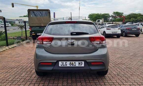 Acheter Occasion Voiture Kia Rio Beige à Thaba–Tseka, Mafeteng Acheter Occasion Voiture Kia Rio Beige à Thaba–Tseka, Mafeteng