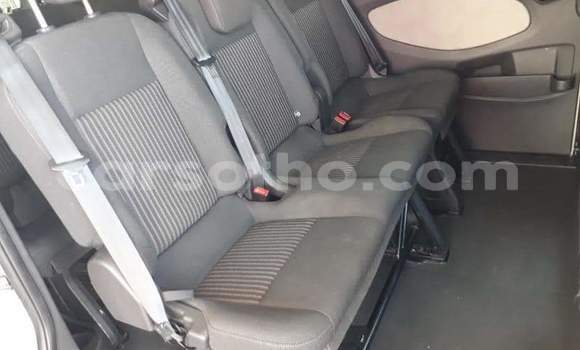 اشتري مستعمل Ford Tourneo Custom Beige سيارة في Roma في Maseru اشتري مستعمل Ford Tourneo Custom Beige سيارة في Roma في Maseru